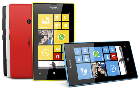 Nokia Lumia 520 - 8 GB - Hitam